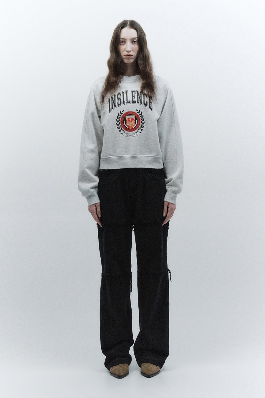 【INSILENCE】 EMBLEM CROP SWEATSHIRT : MELANGE GREY