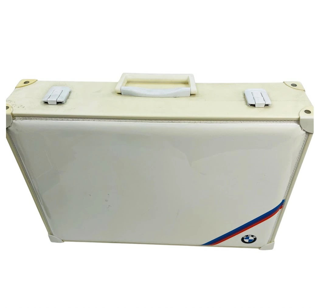 【中古】BMW ノベルティ ビジネスバッグ風 マルチケース 白 エナメル プラハンドル 傷汚れあり ワイングラス2個付き
