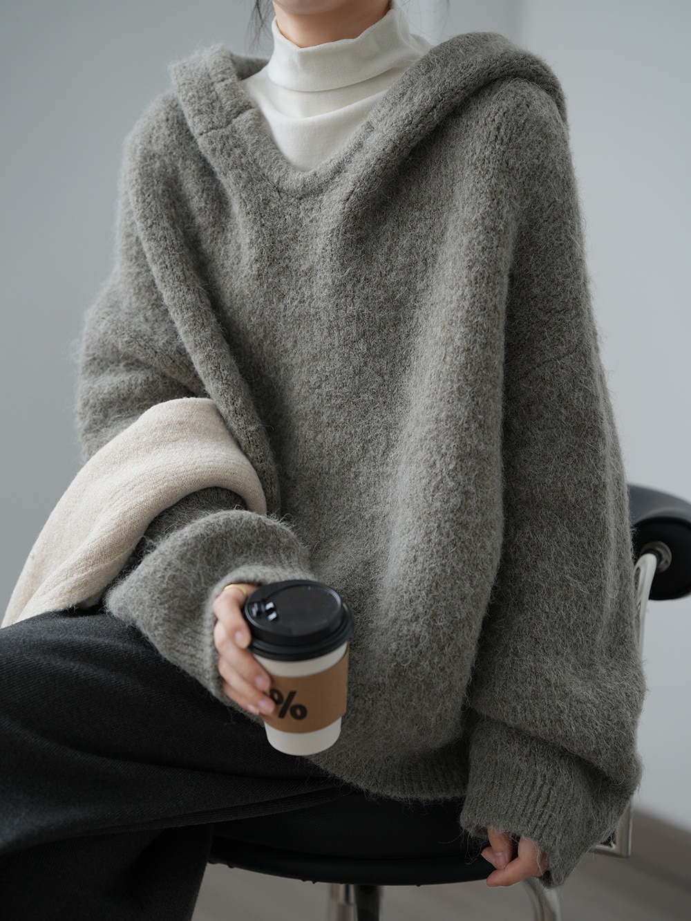 【送.料.無.料】「言双」【高.品.質/急速出荷！】韓系 2025秋冬新品 フード付き ニット セーター レディース 高級感 カジュアル ベーシックニット メガ割