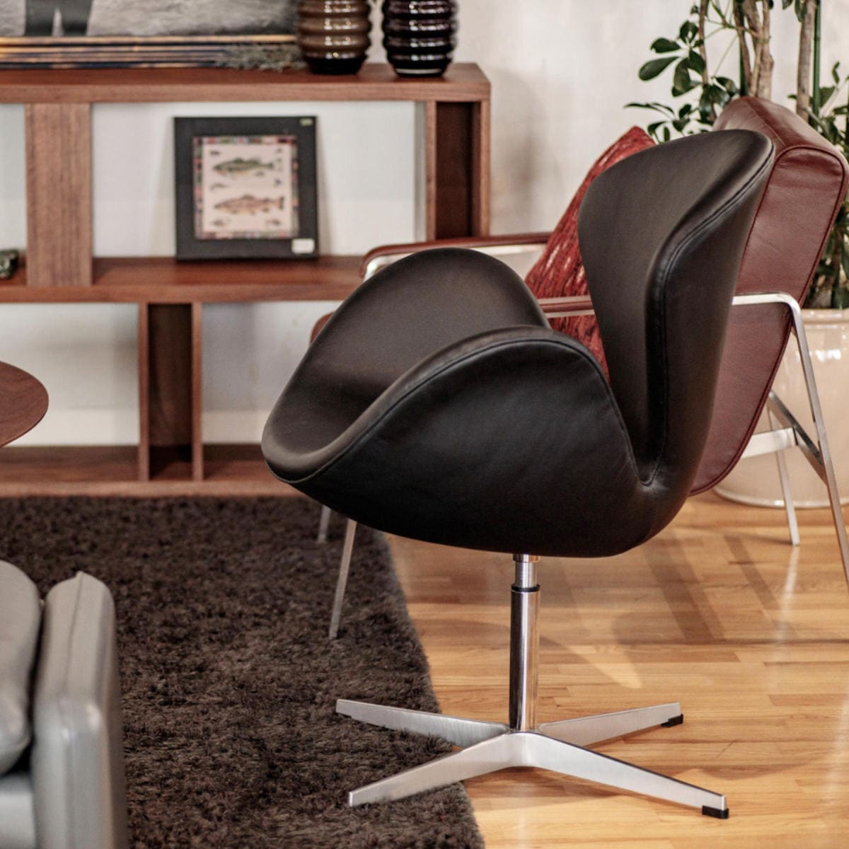 リビングチェア 回転式 座面高44cm 本革 ラウンジチェア Sイージーチェア レザー スワンチェア リプロダクト デザイナーズチェア チェア 椅子 リビング 書斎 デスクチェア