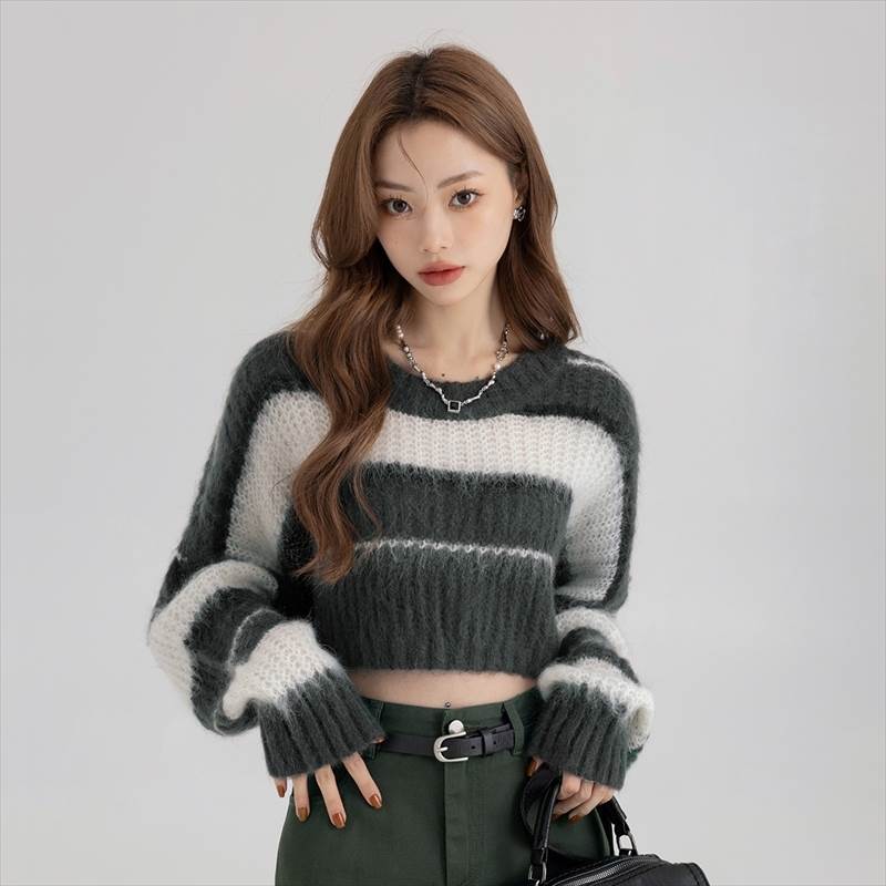 トップス ニット セーター レディース 個性的 ボーダー 柄 オーバーサイズ ショート丈 長袖 黒 XS S M L 秋 冬 大きめ ドロップショルダー ラウンドネック 普段使い 着回し シンプル カ