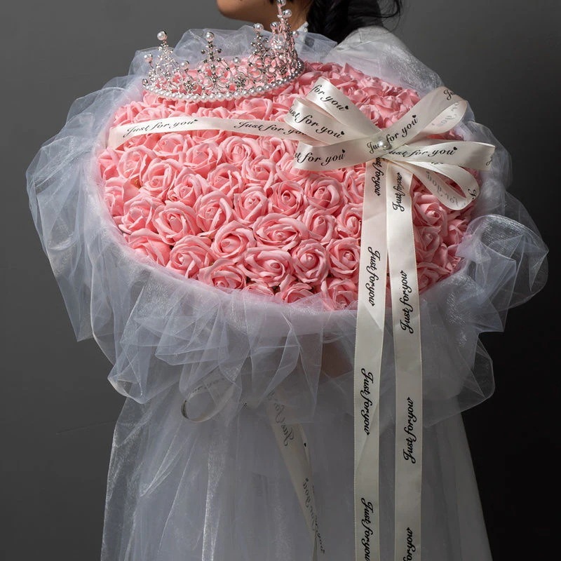 バレンタインデーのガールフレンドの誕生日に贈る99本のバラの花束ロマンチックなギフト石鹸の花永遠の花