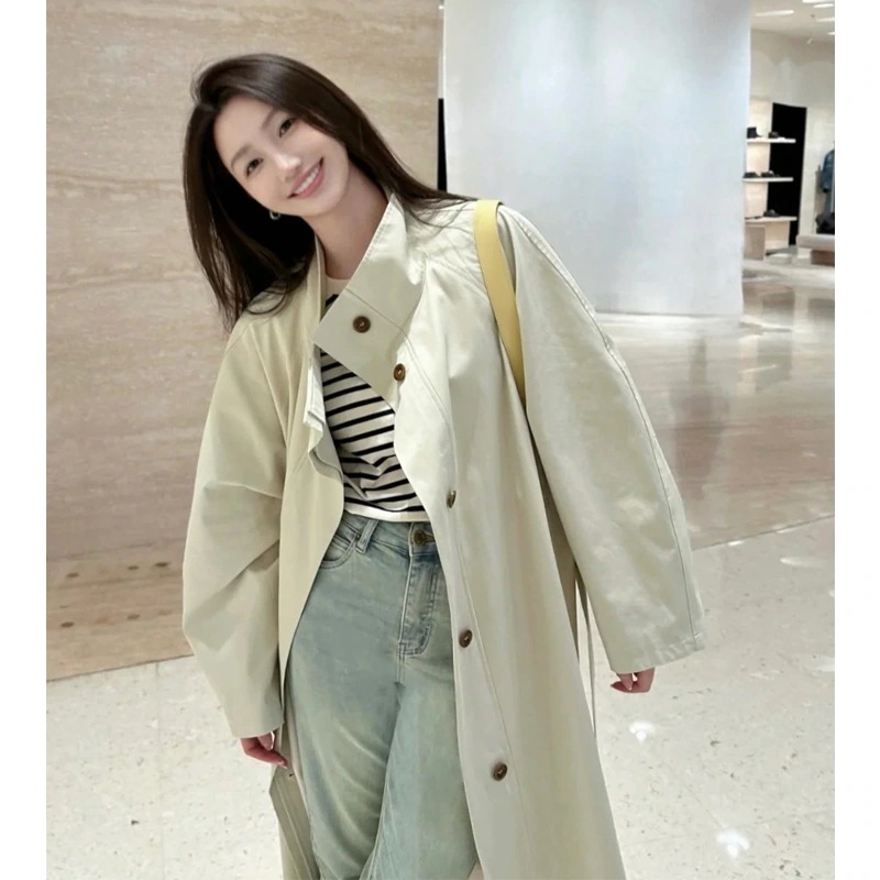 福袋2025大人気 服のコートの女性の長いタイプの新型の秋の高級感はとてもきれいです