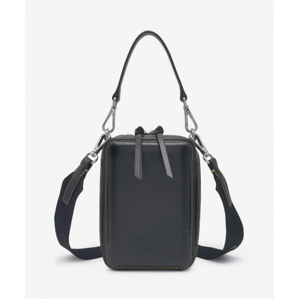 GANNI 女性用ミニバナーロゴエンボスショルダーバッグ-ブラック/A4605099