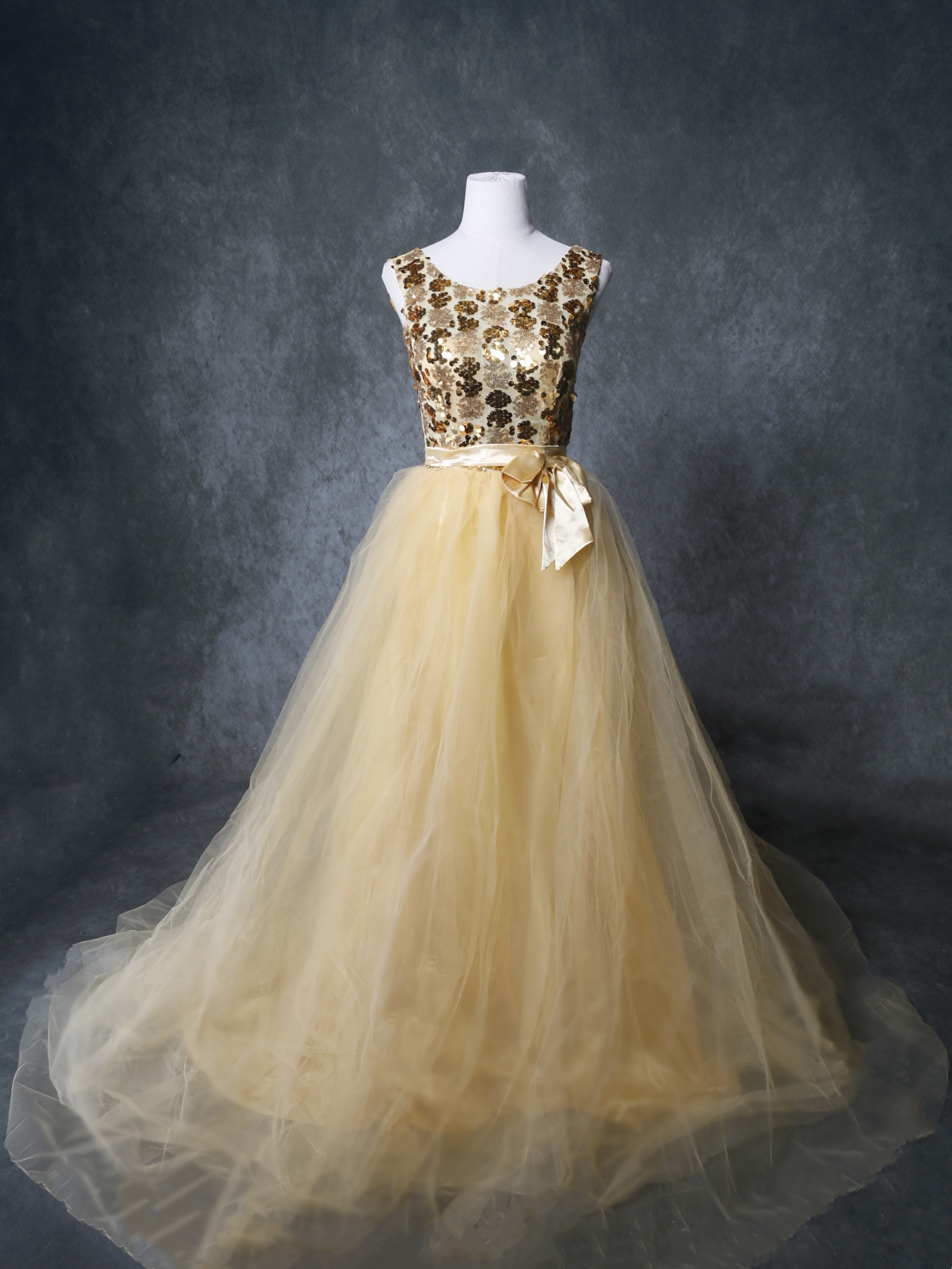 イエロー パーティードレス キラキラスパンコール ラウンドネック ベルト 二次会
