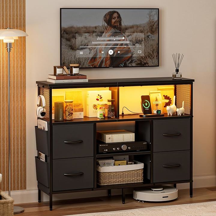 チェスト収納 タンス 棚付き 箪笥リビング収納チェスト LEDライト付き テレビボード おしゃれ 収納ケース 引き出し 大容量 USBポート付き洋服タンス (ブラック, 幅110CM)
