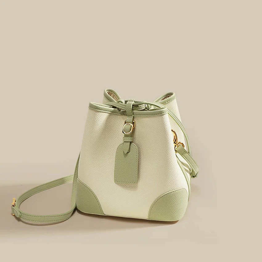 本革トートバッグ 　レディースバッグ　 ショルダーバッグ　お洒落なバッグ　韓国バッグ 大容量