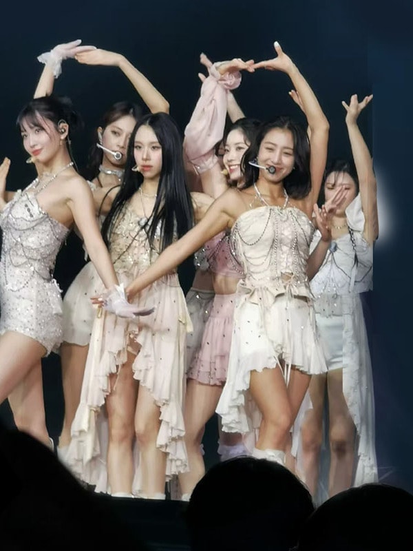 2回の女の子グループkpopパフォーマンス衣料品歌手ジャズダンス服セット