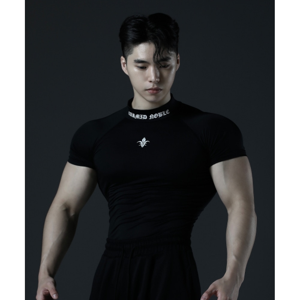 CARMID コンプレッションモックネックレタリングショートスリーブ [ブラック]