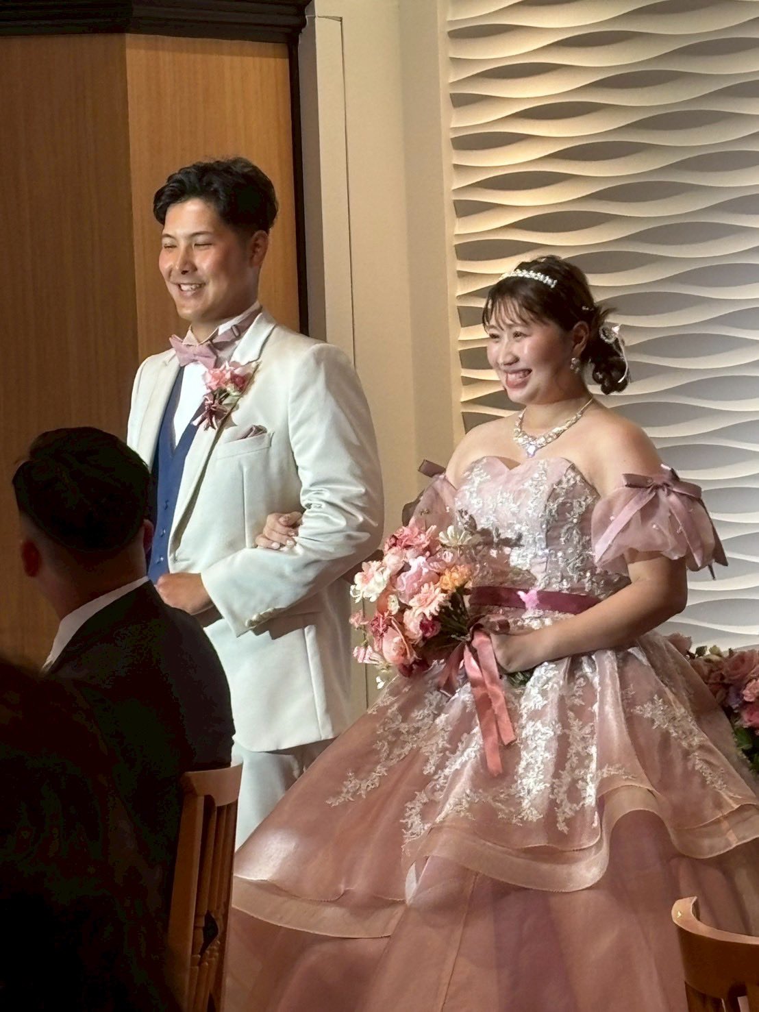 実例写真！パフスリーブ ピンク パール リボン ストレッチ 可愛い 結婚式/披露宴