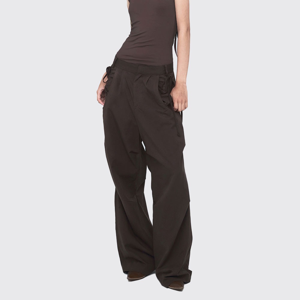 【NACHE】 CONSTRICT HOLE WIDE PANTS (UNISEX) : DARK BROWN