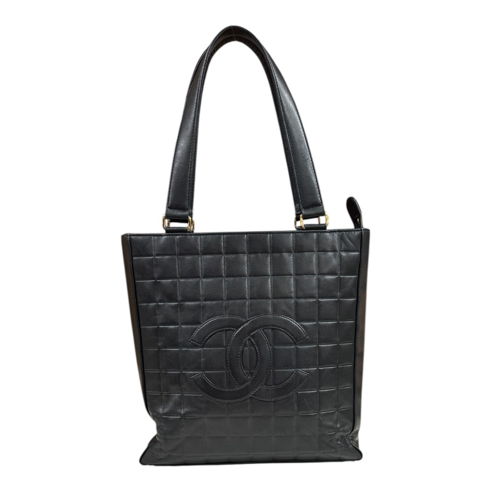 シャネル チョコバー トートバッグ ラムスキン ブラック CHANEL 中古 75,625円