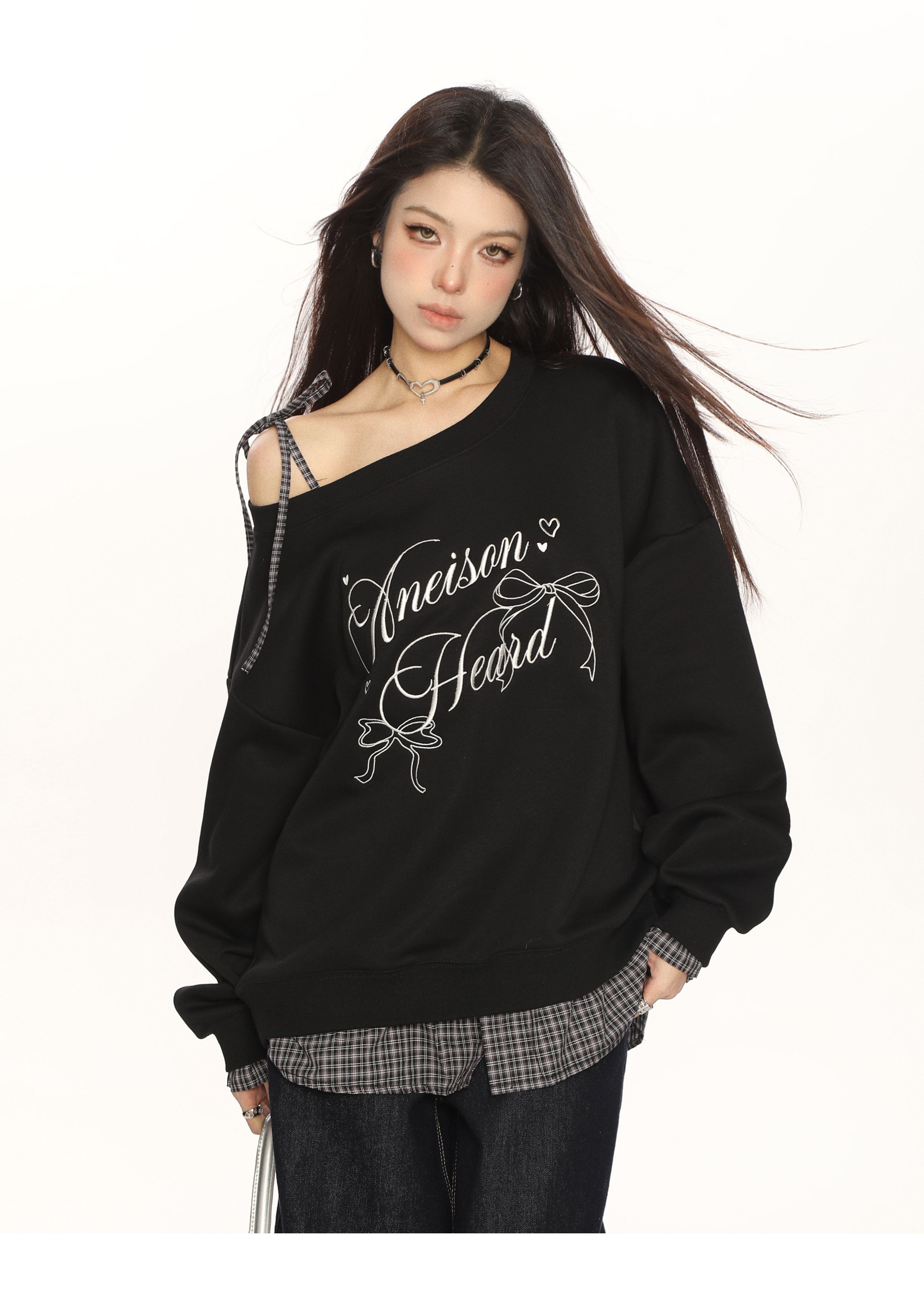 25 トップス 長袖 かわいいショート丈ラウンドネック Tシャツ 肌見せ レディース 風 ルーズ ゆったり 無地 カジュアル おしゃれ ファッション系コーデ衣装ストレートお出かけ