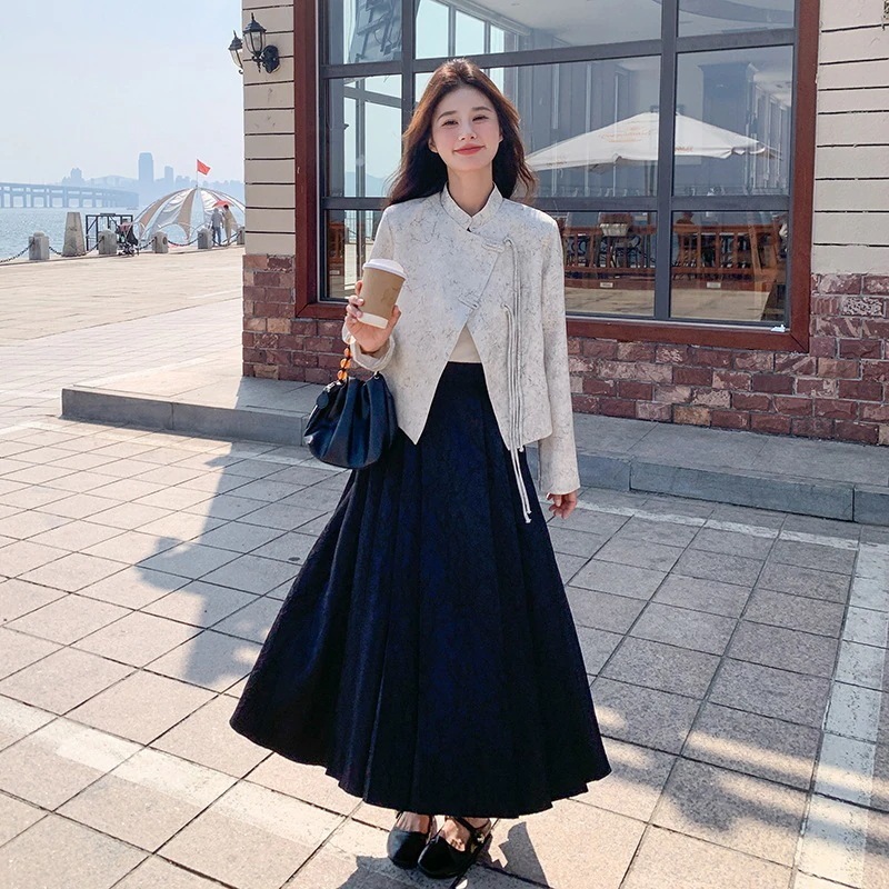 2024新作中国風ディスクバックル立体ジャカード斜め前立てハイウエストレトロ馬面スカートスーツ 5,559円