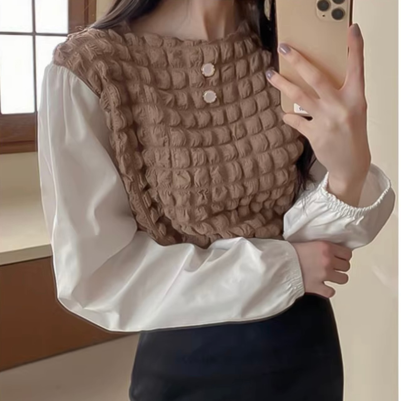 トップス ブラウス カットソー 袖あり 長袖 パフスリーブ 萌袖 Uネック ラウンドネック クルーネック 襟なし シフォン 切り替えデザイン ドッキング かわいい 大人可愛い きれいめ シンプル