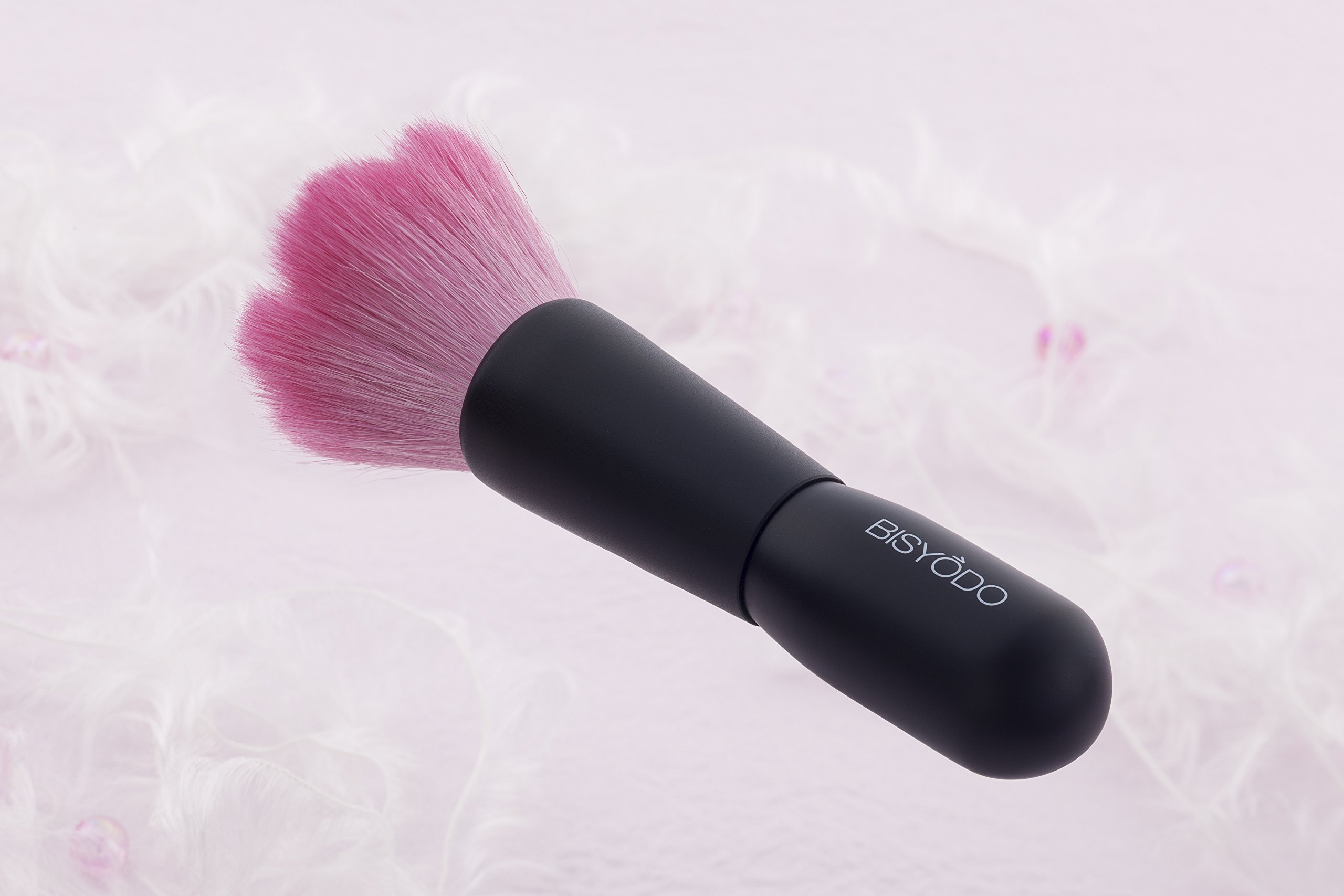 ウエダ美粧堂　Rose ローズ　バラのお花のようなチークブラシ　毎日のメイクが楽しくなる　肌あたりなめらか　日本製