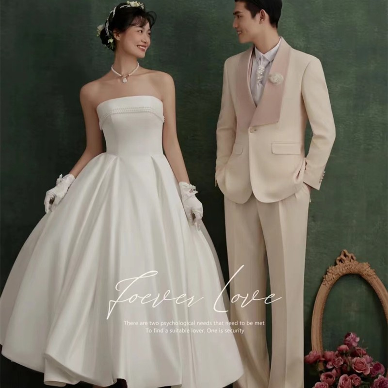 写真カッの写真とテーマ服シンなストラップブルーストサテンライトウェディングドレスプリンセススカートレトロドレス