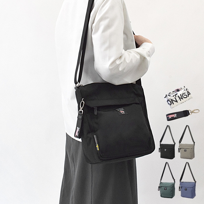 LISA LARSON スクエアショルダーバッグ リサラーソン バッグ かばん 鞄 肩掛け 通勤 キャンバス ブランド 北欧 マイキー 猫 おしゃれ A5 刺繍 500ml ポケット ボタン付き エ 9,670円