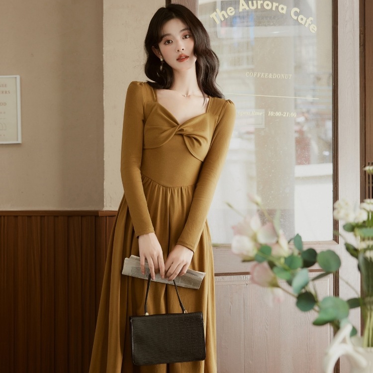 2024年秋 スクエアネック ワンピース 年齢軽減 着痩せ フォーマル 婦人服