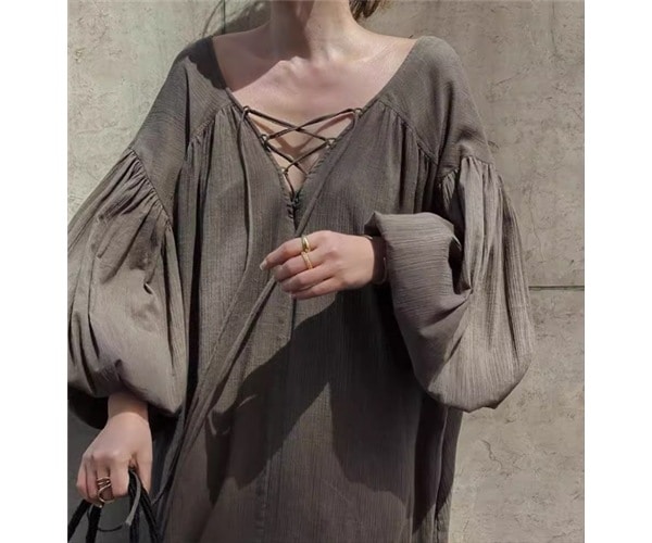 レディース ワンピース プルオーバー ロング マキシ 長袖 ボリューム袖 ドロップショルダー バルーン袖 ランタンスリーブ Vネック Aライン 背中開き フェミニン 編み上げ レースアップ リネン 綿