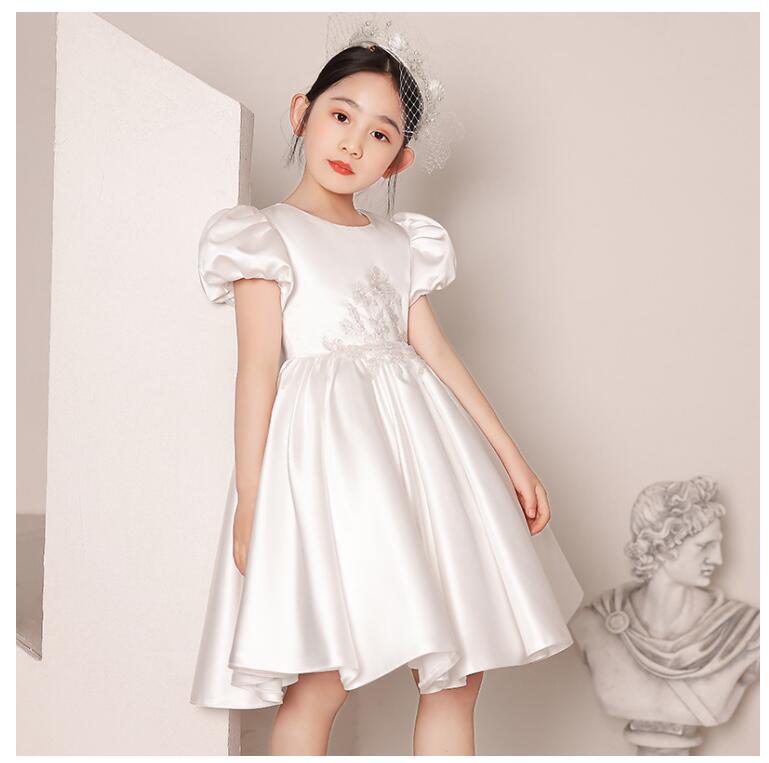 子供ドレス ホワイト ドレス 刺繍 サテン 子供ドレス ピアノ発表会 女児ドレス ショート丈 半袖 演奏会ドレス 女の子 入学式 卒業式 子供服 演出服 キッズドレス 誕生日 ギフト プレゼント 可愛
