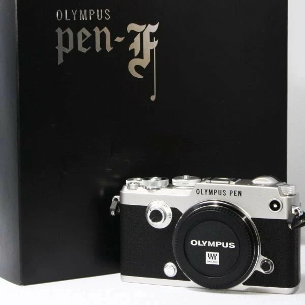 【中古】オリンパス OLYMPUS Pen-F ボディ 美品 フラッシュストラップ付き