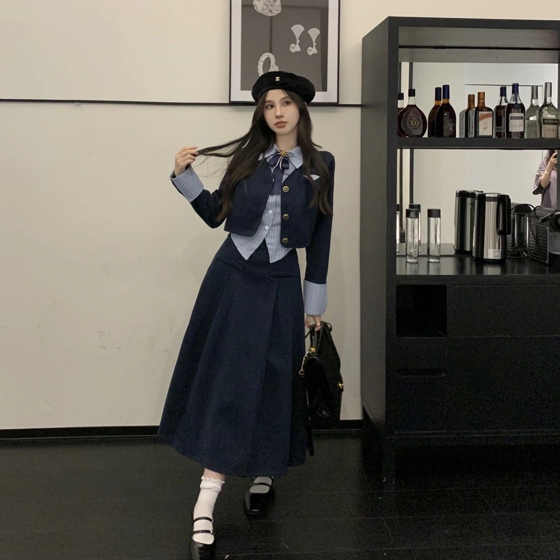 涼しく楽ちんセットアップ2024秋の大きいサイズの学院風スーツ女性のアメリカンショート丈の偽2枚の上着と半身のスカートの2つのセット