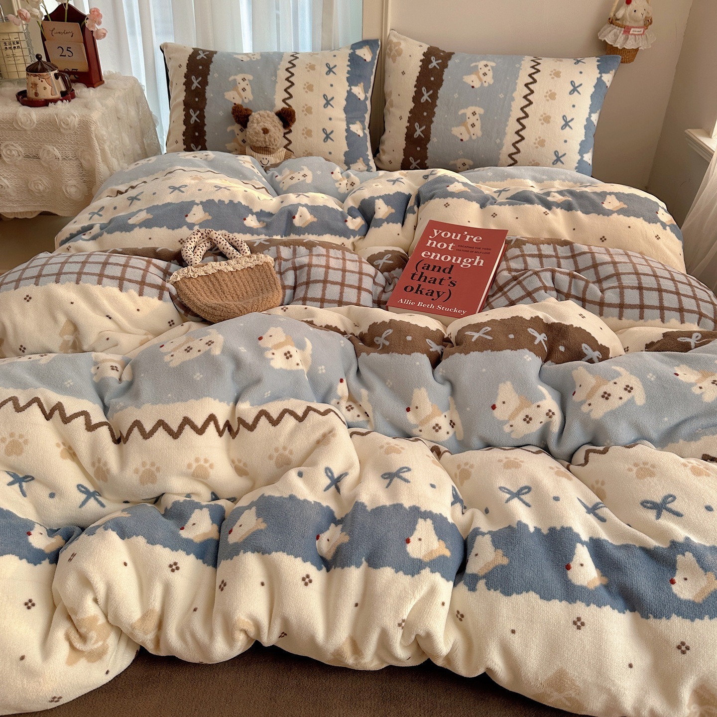 Insスタイルのガーリーなミルクフリースの暖かい4点セット漫画Aクラスの冬用厚手コーラルフリース布団カバー寮の寝具セット 5,779円