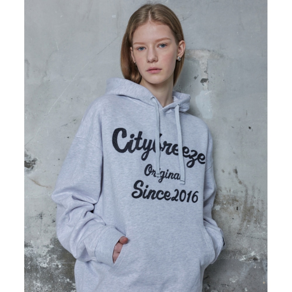 シティブリーズチェーン刺繍レタリングパーカー_メランジホワイト