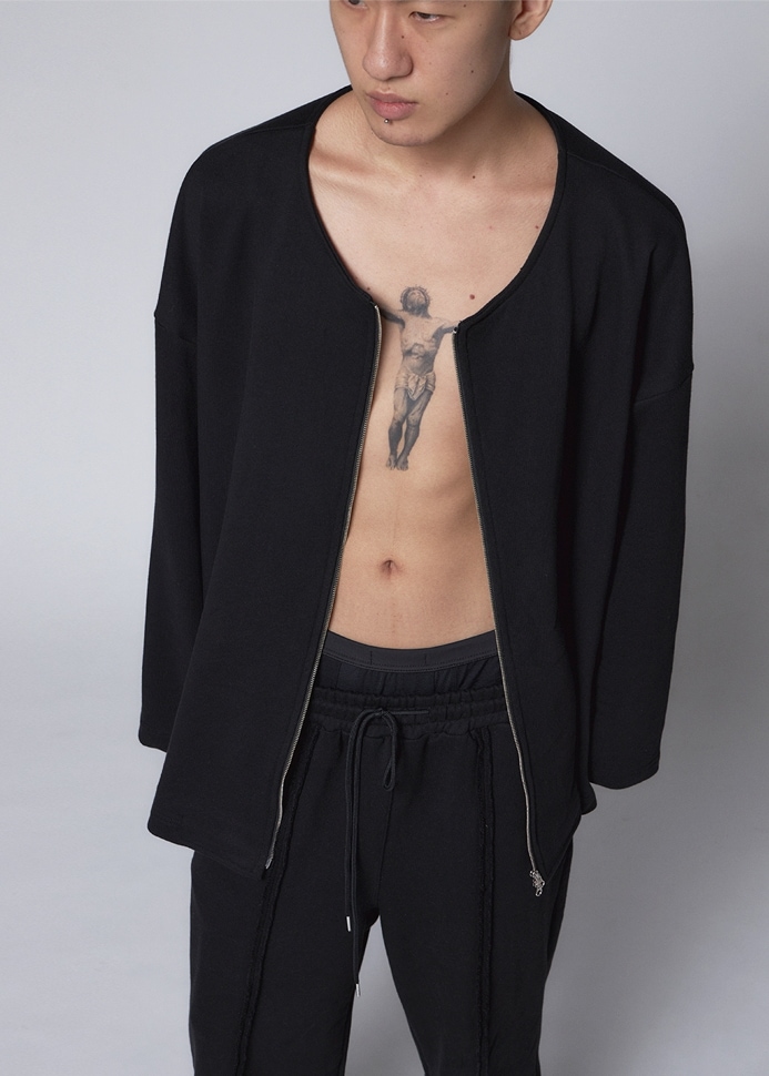 【IFEELLUCKY】 CUT LINE ZIPPER SWEAT : BLACK