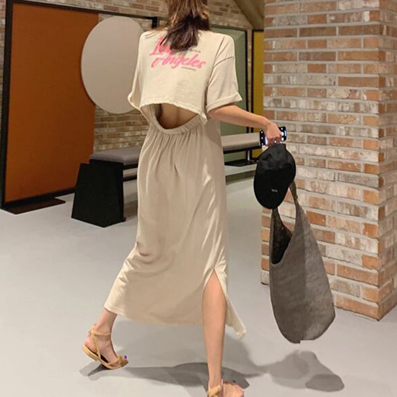 ロゴプリント半袖ワンピース ワンピース 膝丈 ひざ丈 膝下 袖あり 半袖 ラウンドネック バックシャン バックコンシャス かわいい 大人可愛い シンプル カジュアル 大人 おしゃれ お洒落 大人可愛い