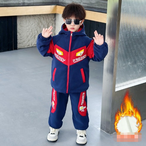 ウルトラマンの男の子のダウンジャケット冬の新しい子供の厚手の綿入れの男の子の冬服の赤ちゃんの粒のダウンジャケットのズボンの2つのセット