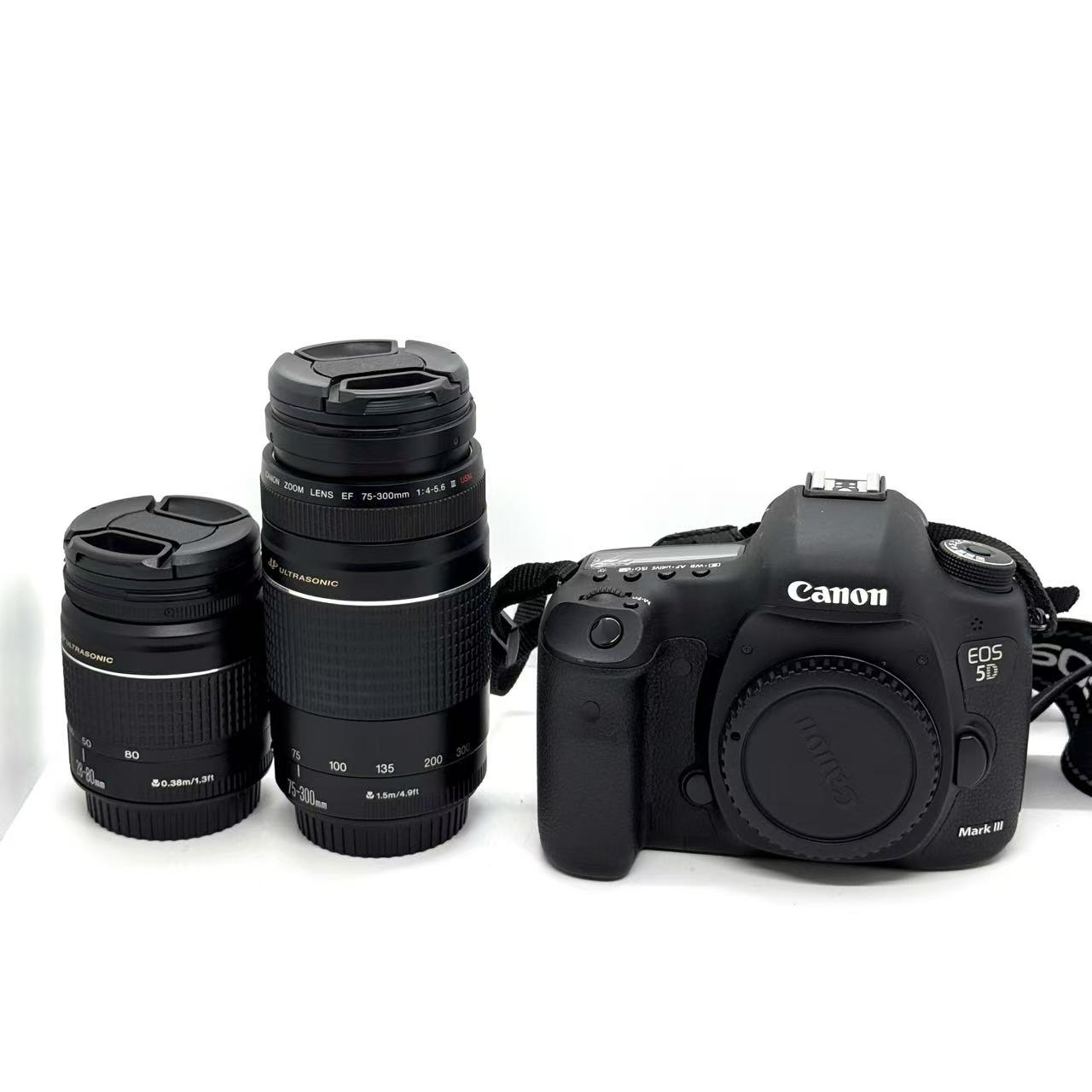 [中古品]CANO N EOS 5D Mark III ボディ レンズ28-80mm 75-300mm 訳