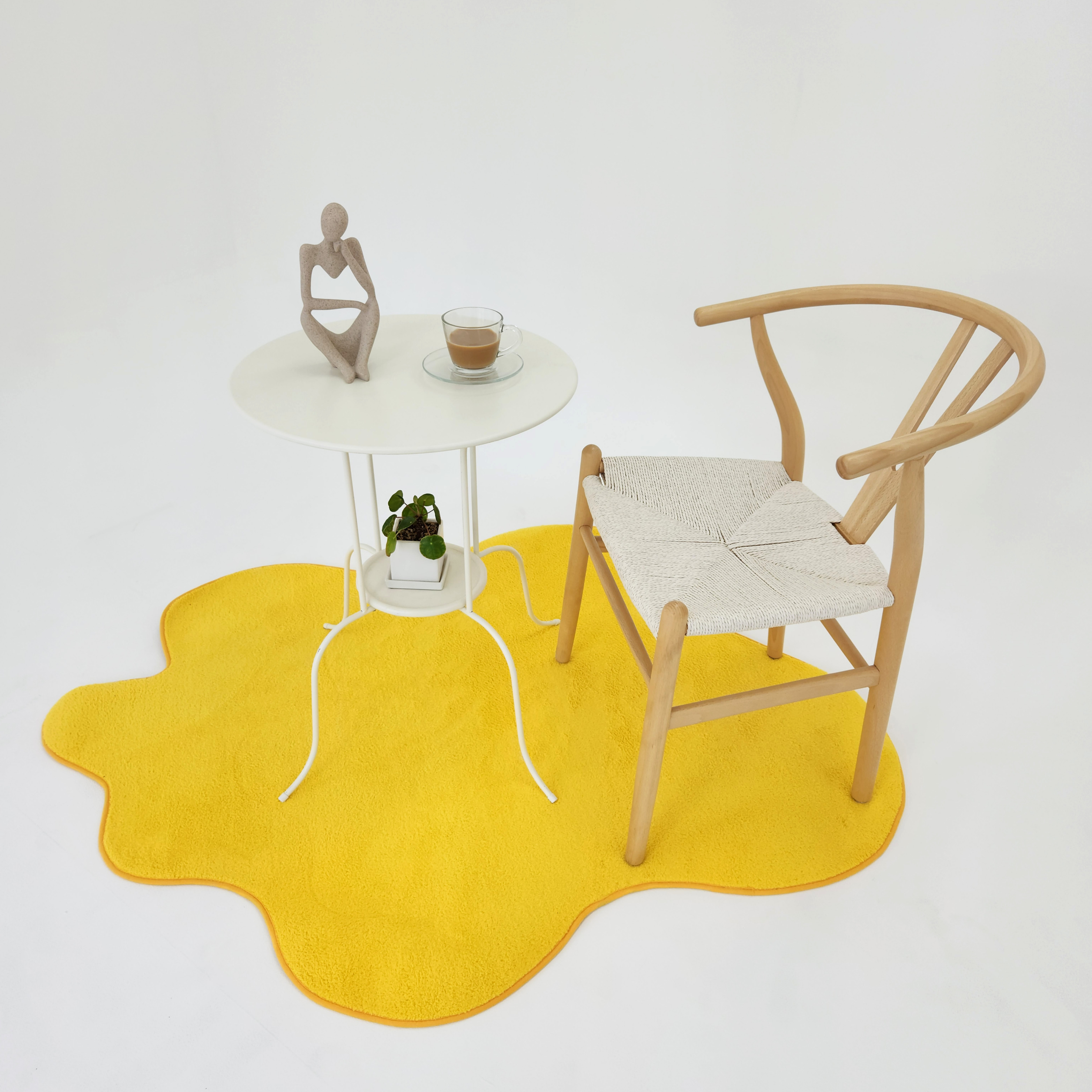 [韓国生産] くもりん 変形 デザイン ラグ かわいい 洗える リビングラグ カーペット（3色展開）