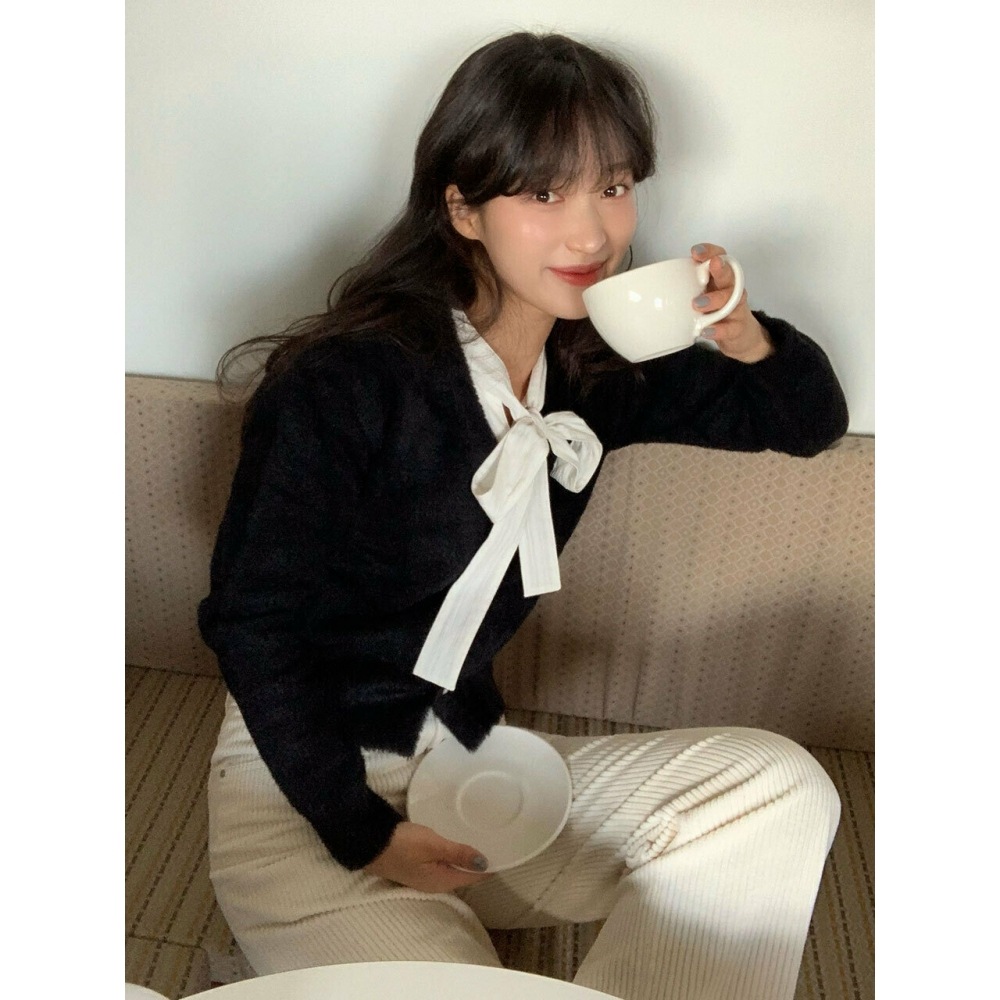 エーティーコーナーパールボタンフワフワカーディガンブラック (AESW3F012BK)