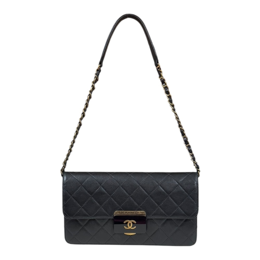 シャネル マトラッセ ショルダーバッグ レザー ブラック CHANEL 中古