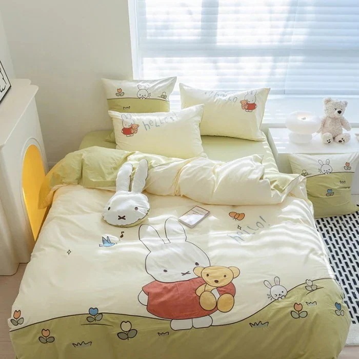 かわいいミッフィーウサギの純綿スモールフレッシュシーツと掛け布団カバーの4点セット子供用二段ベッド綿寝具