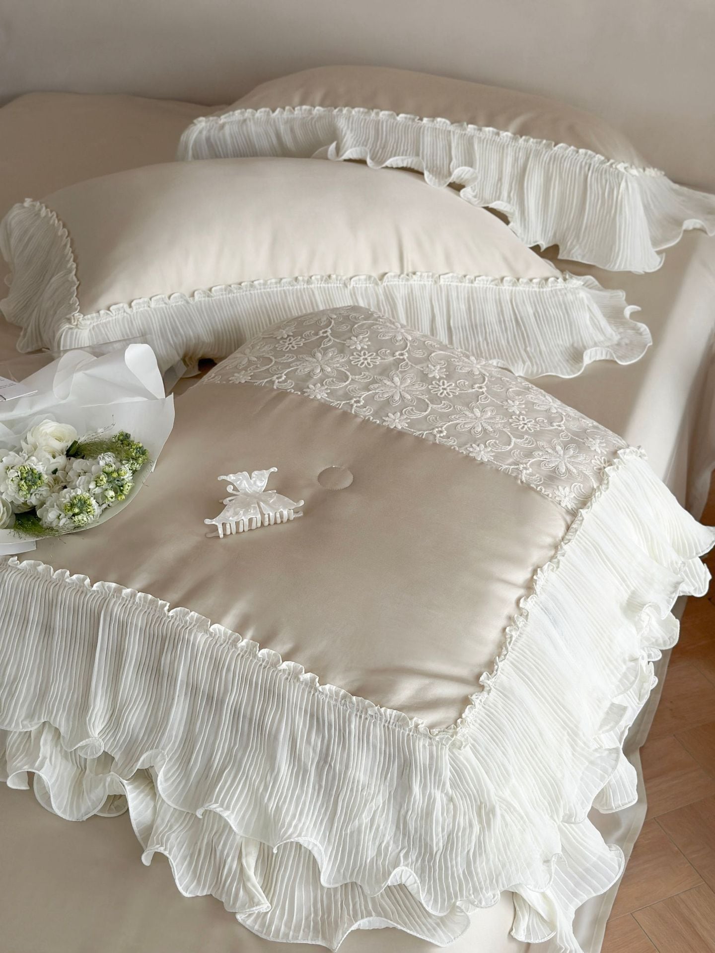 人気新作立体細工 夏用 掛け敷布団セット 肌布団 フラットシーツ 枕カバー 4点セット 宮廷風 シフォン プリーツ シルク レース 贅沢 高級 安眠 快適 抗菌 吸汗 通気 吸湿 防臭 ホテル仕様 ダ