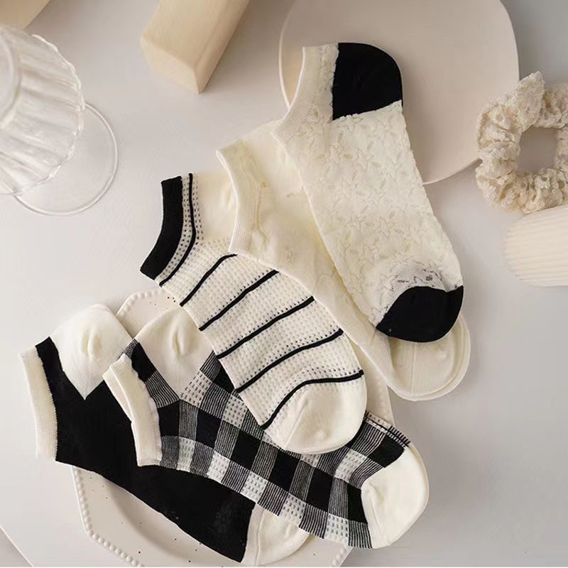 （NEW)女性用ソックス夏用トレンディな黒と白多用途夏用薄手通気性ボートソックス消臭インビジブルソックスレディースメッシュソックス