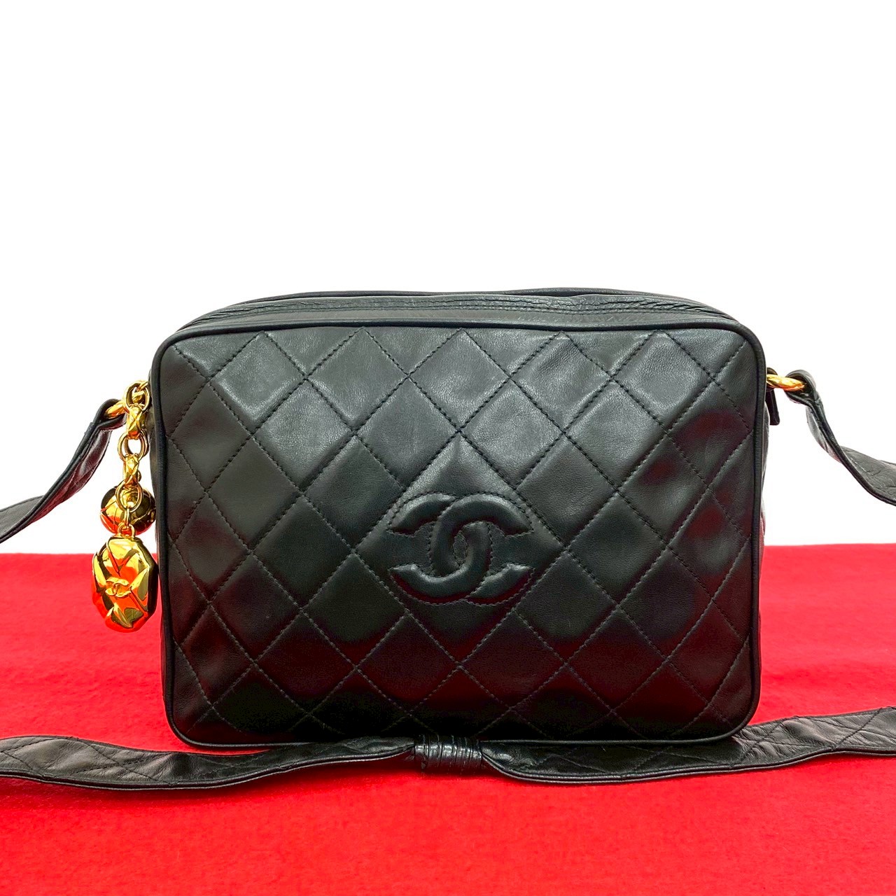 マトラッセショルダーバッグ ラムスキン ブラック 32204