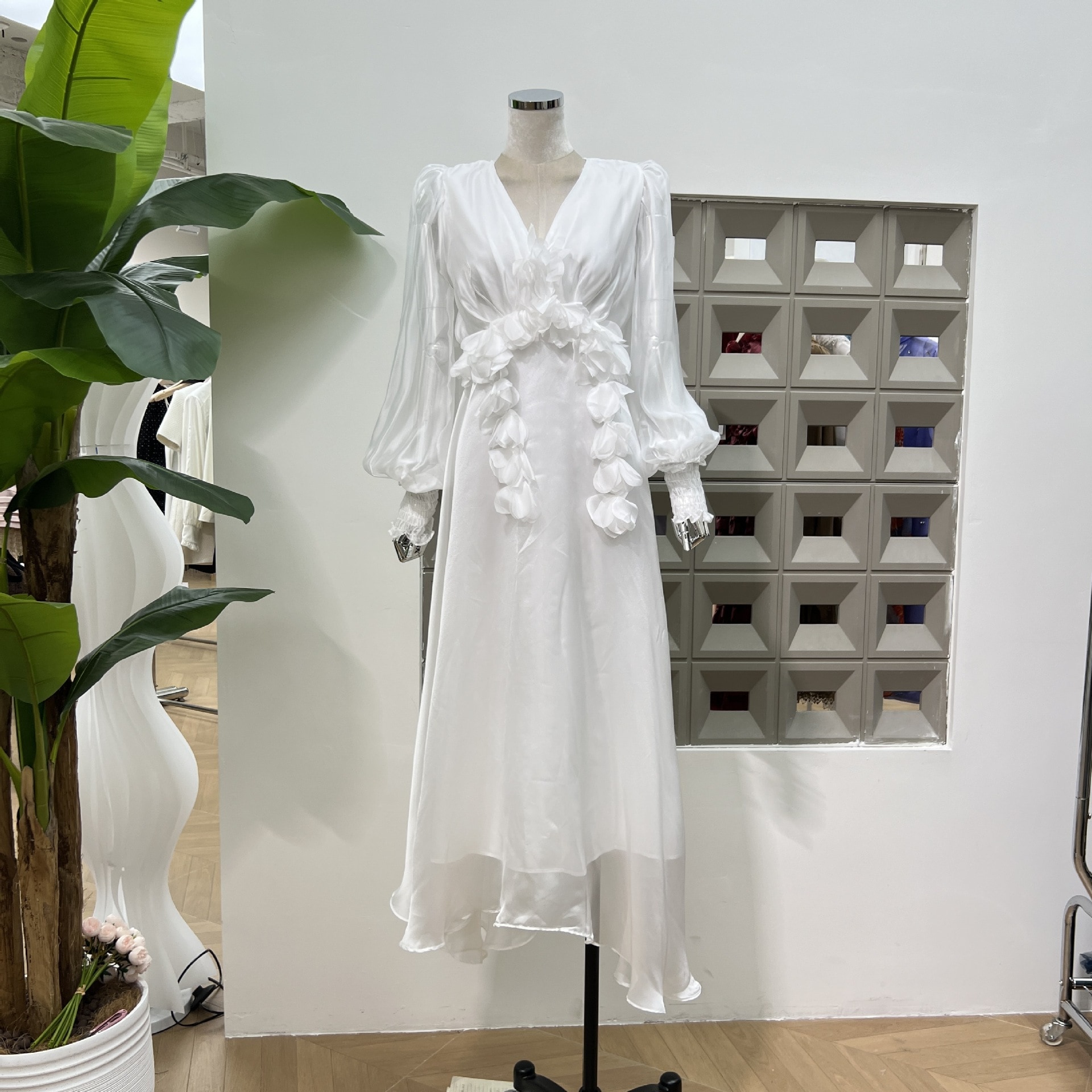 高級ストラップ蝶ネクタイシルクvネック提灯長袖不規則スカートワンピース絶景雰囲気