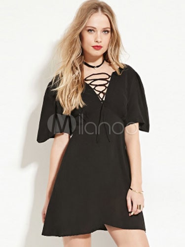 女性のための黒のストラップ付きアセテートフレアワンピース