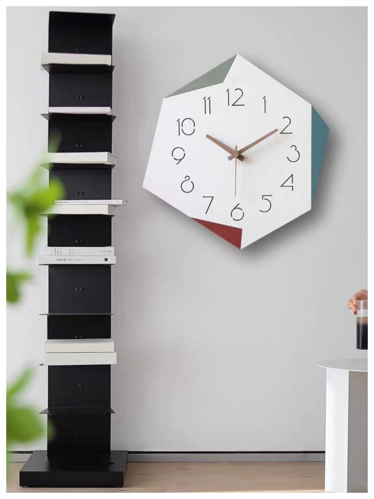 壁掛け時計 おしゃれ デザイン 人気 白い木目調 静音時計 凹な立体刻印数字 連続秒針 サイレント 読みやすいウォールクロック 12インチ（直径30cm）個性 不規則な形 クォーツ時計 モダン ホーム