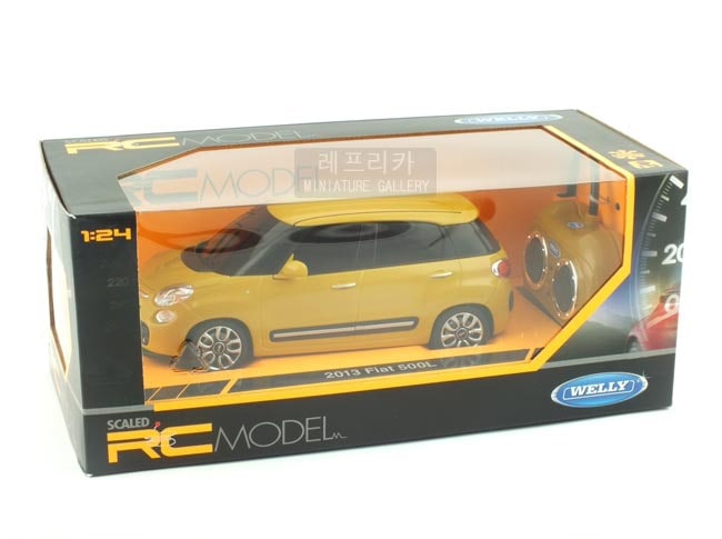[海外直送] フィアット Fiatt 500L 無線操縦カー WE840105YE 玩具 おもちゃ