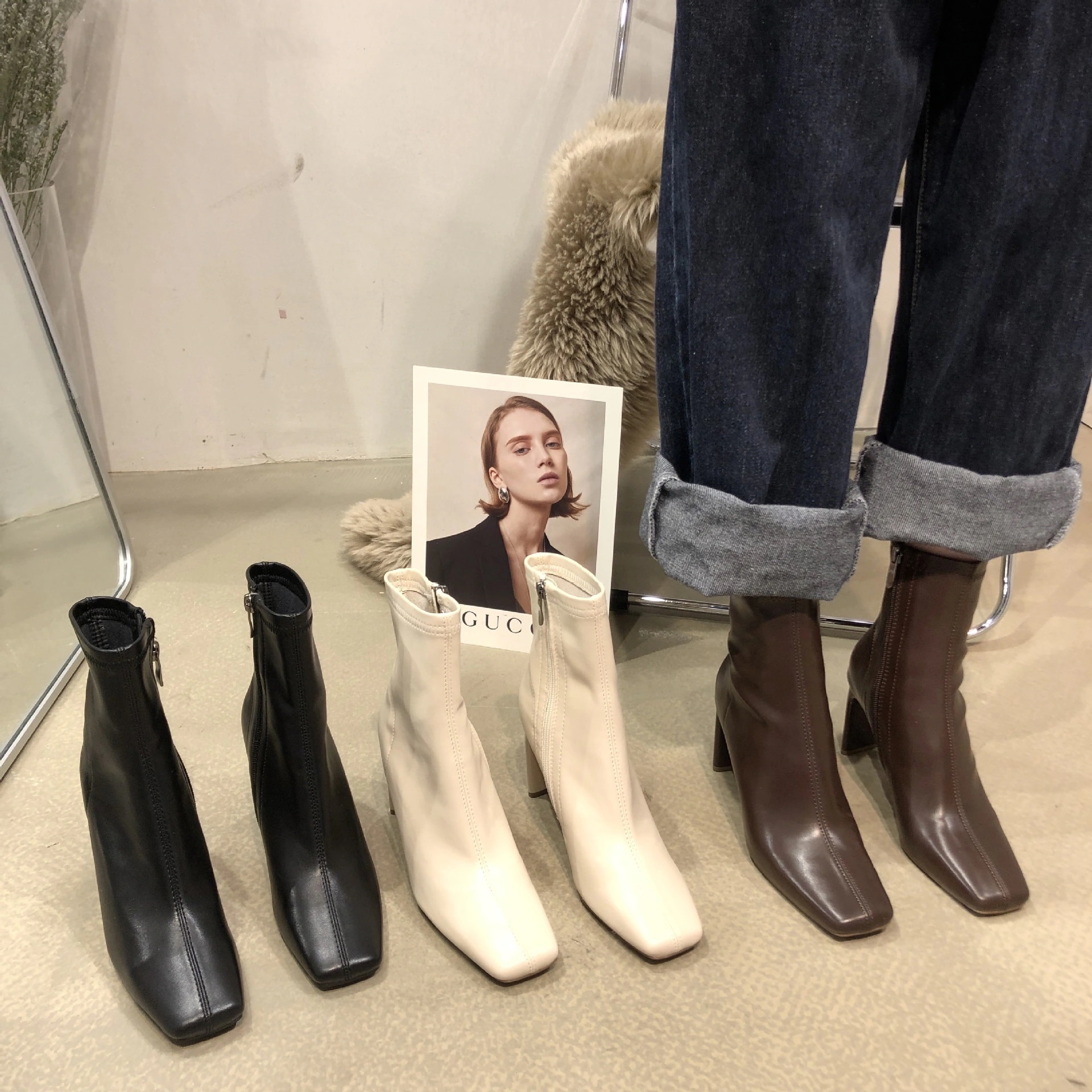 白い短靴女ブーツ痩せブーツハイヒールベージュ女春秋シングル靴の裸の靴の方の頭がフランスの足首ブーツ