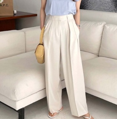 タック入り ドレープパンツ くすみカラー パンツ ストレートパンツ ストレート プリーツ ポケット 薄手 きれいめ シンプル 大人 おしゃれ 大人女子 こなれ感 ルーズ 抜け感 無地 春 夏 秋