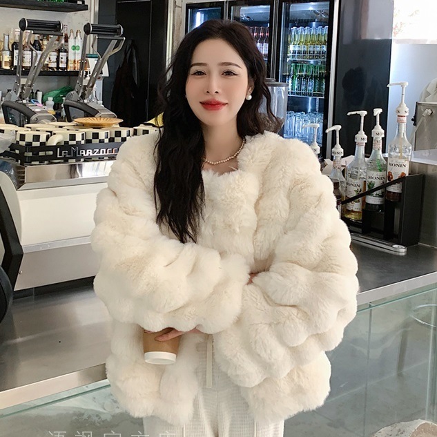 【送料無料】レディース アウター ショート コート ジャケット もこもこ ふわふわ 大人可愛い ママコーデ ママファッション 韓国系 オルチャン 人気 トレンド 新作 20代 30代 40代 6,840円