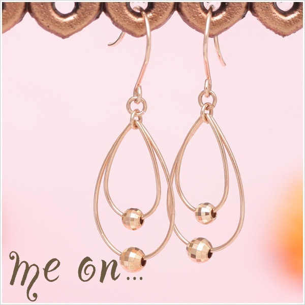 me on... K10ピンクゴールドドロップフープモチーフピアス 発送目安２-３週間