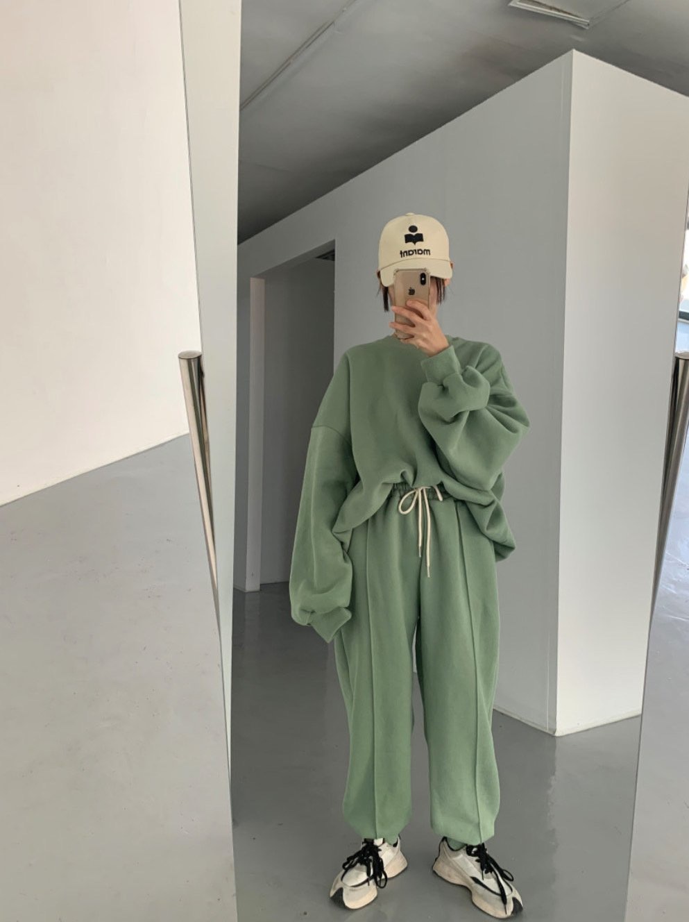 ヤンギモバルーンマンツーマンジョガーセット