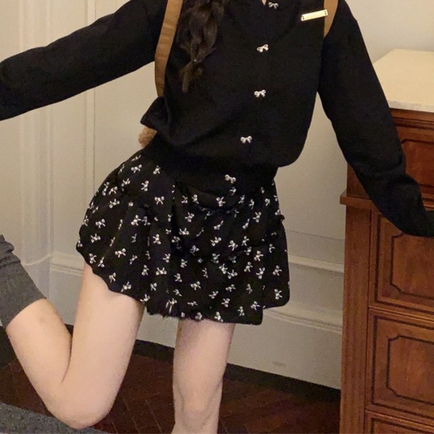 【1つ買うと10つ無料】春の女性のための黒い花のスカートハイウエストスカートスリム ライン傘スカートショートスカートスイートスタイルケーキスカート